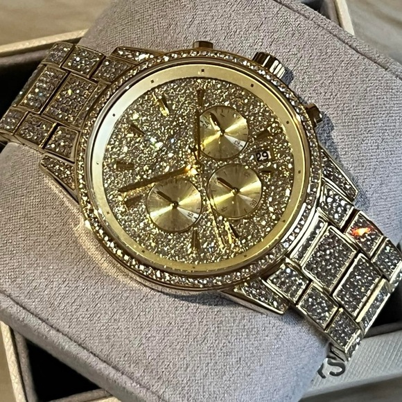 Michael Kors Women’s Ritz Pave Gold-Tone Watch
Case Size: 37mm
MSRP: $725 - Picture 4 of 11